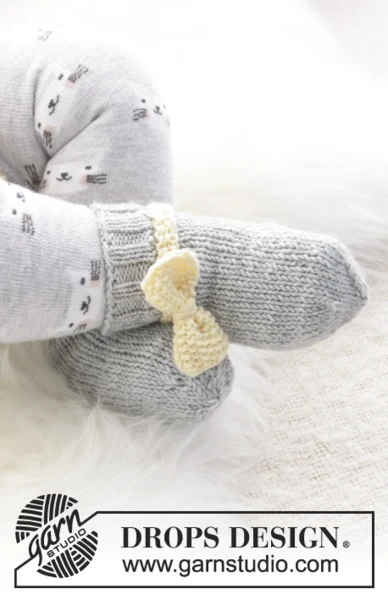 31-12 Little Miss Ribbons Socks by DROPS Design